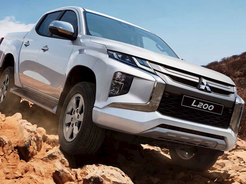 Mitsubishi L200 GLX 4x2 Gasolina (2020), precios y cotizaciones, Test Drive.