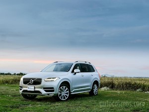 foto Volvo XC90 T6 Momentum AWD 7 Pas. (2020)