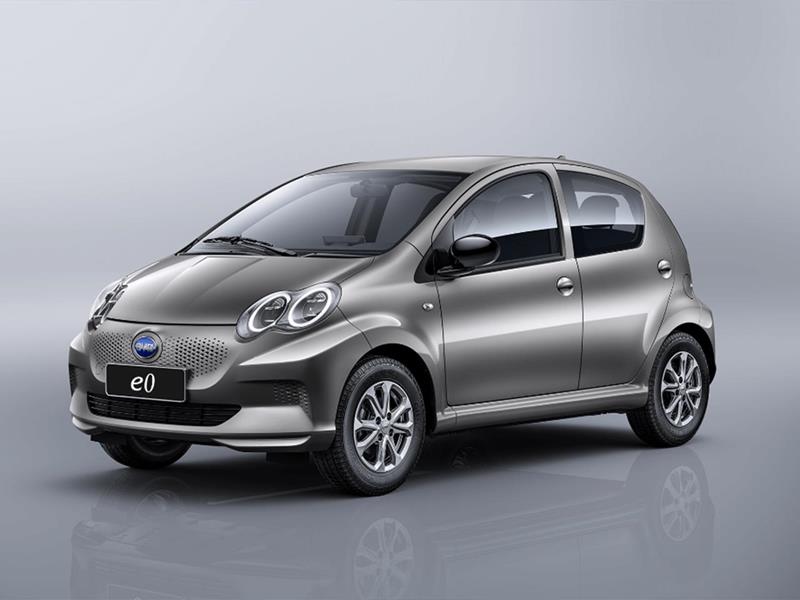 foto BYD e0 GL nuevo color A elección precio $86.990.000