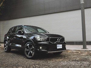 foto Volvo XC40 2.0L R-Design (2020)