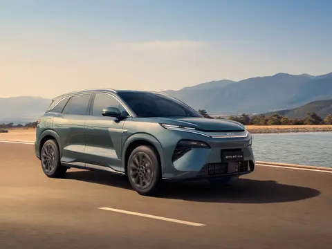 BYD Atto 8