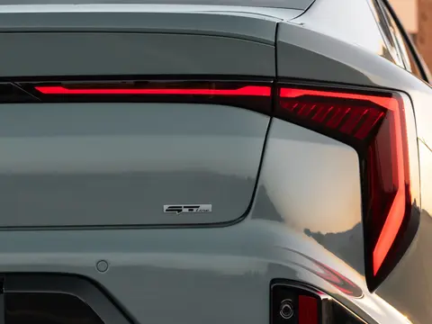 Kia K4 Sedán