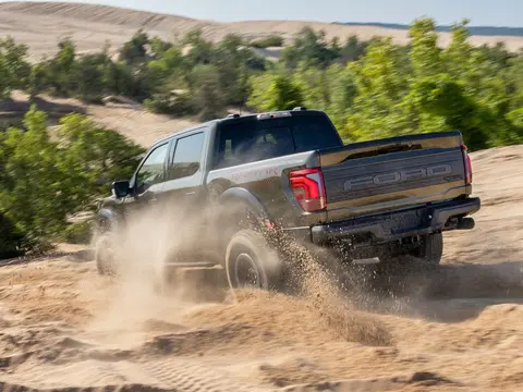 ford lobo-raptor