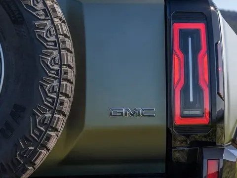 GMC Hummer EV SUV
