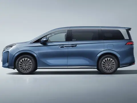 BYD M9