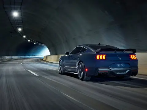 ford mustang-dark-horse