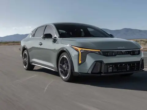 Kia K4 Sedán