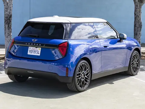 MINI 3 Puertas Eléctrico
