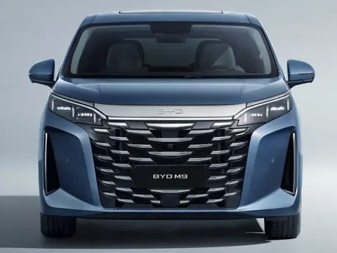 BYD M9