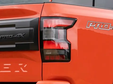 Nissan Frontier Pro-4X V6