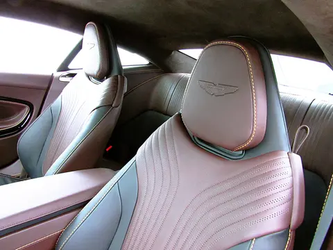 Aston Martin DB11