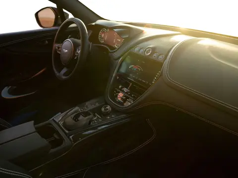 Aston Martin DBX707
