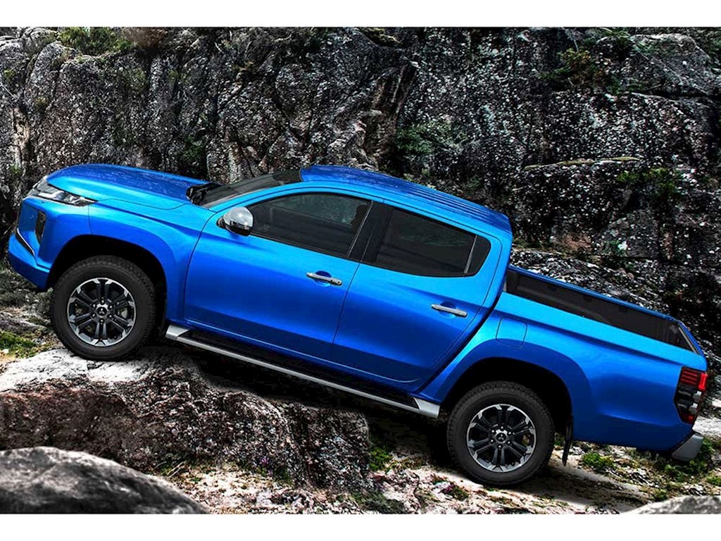 Mitsubishi L200 GLX 4x2 Gasolina nuevo color A eleccion precio 429,900