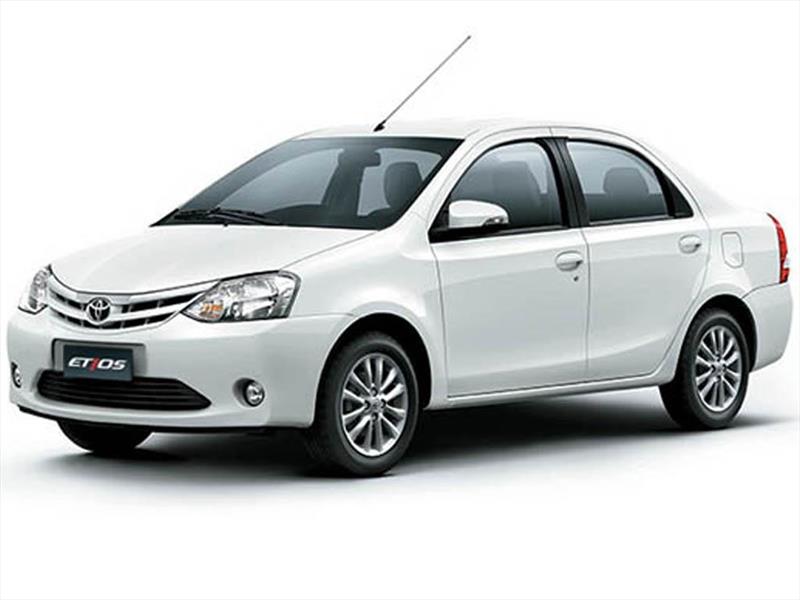 foto Toyota Etios 1.5L nuevo color A elección precio u$s14,250