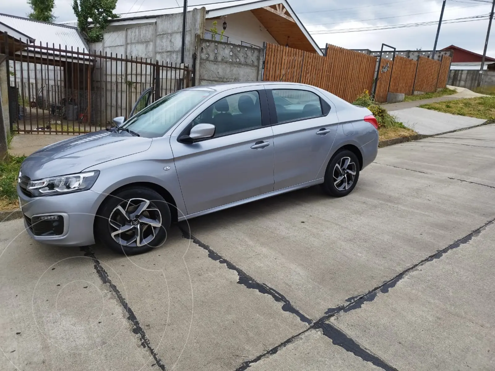 Citroën C-Elysée 1.6L HDi 92 BVM Shine