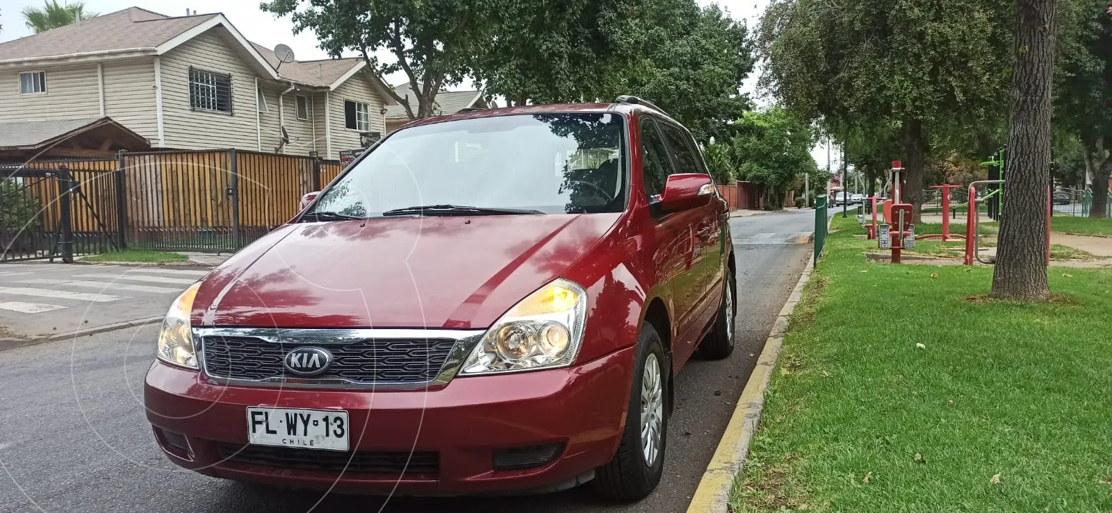 Kia Carnival LX 2.7L Aut