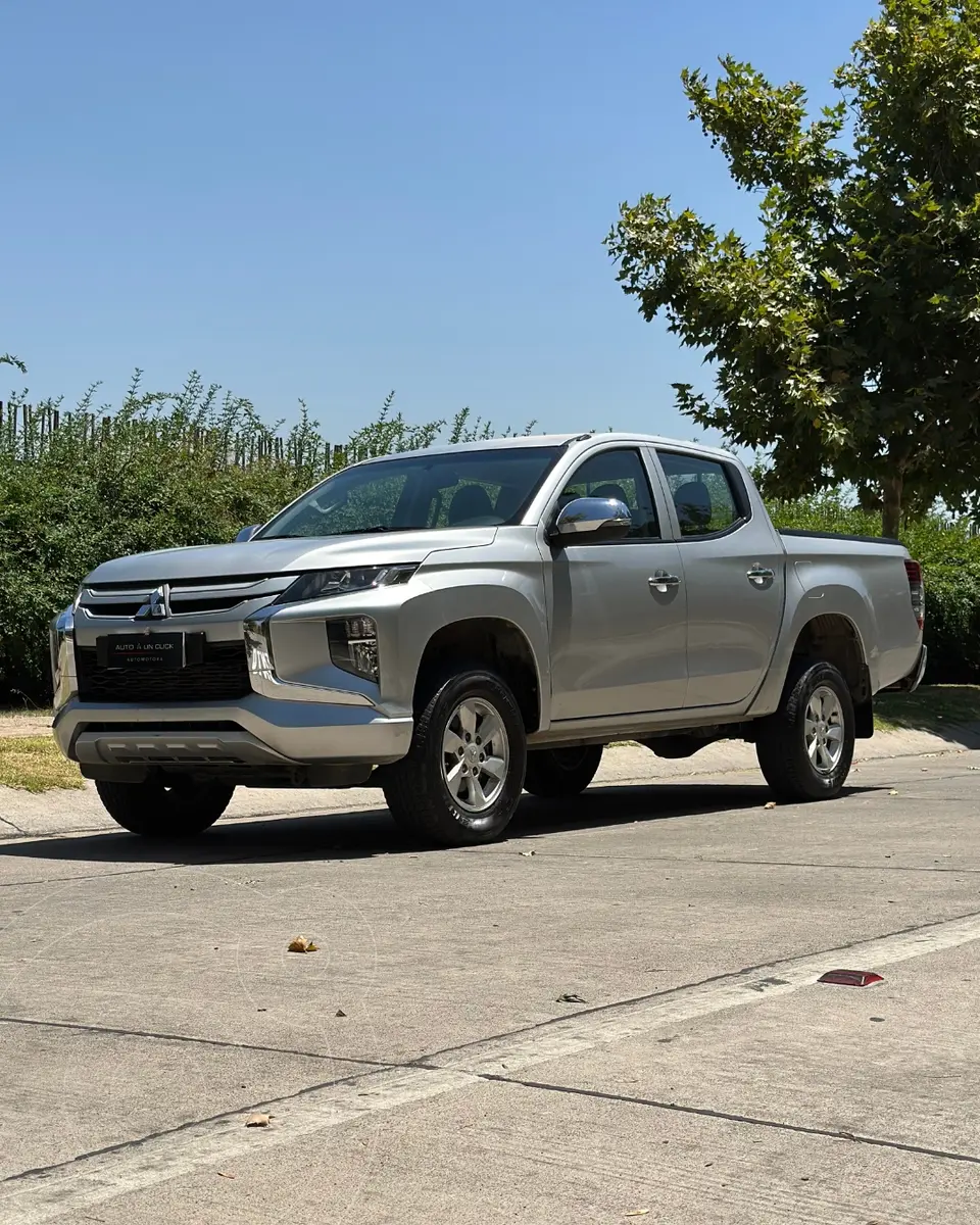 Mitsubishi L-200 2.4L Katana CR 4X2