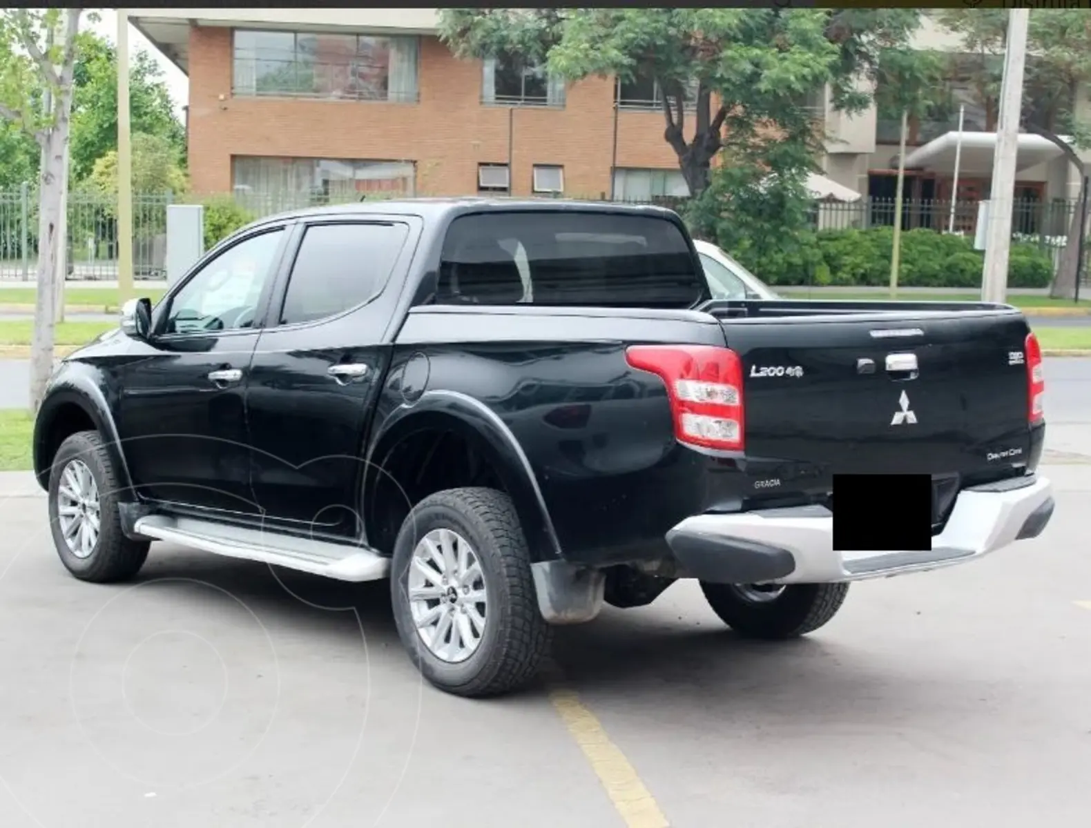 Mitsubishi L-200 2.4L TD Dakar 4X4