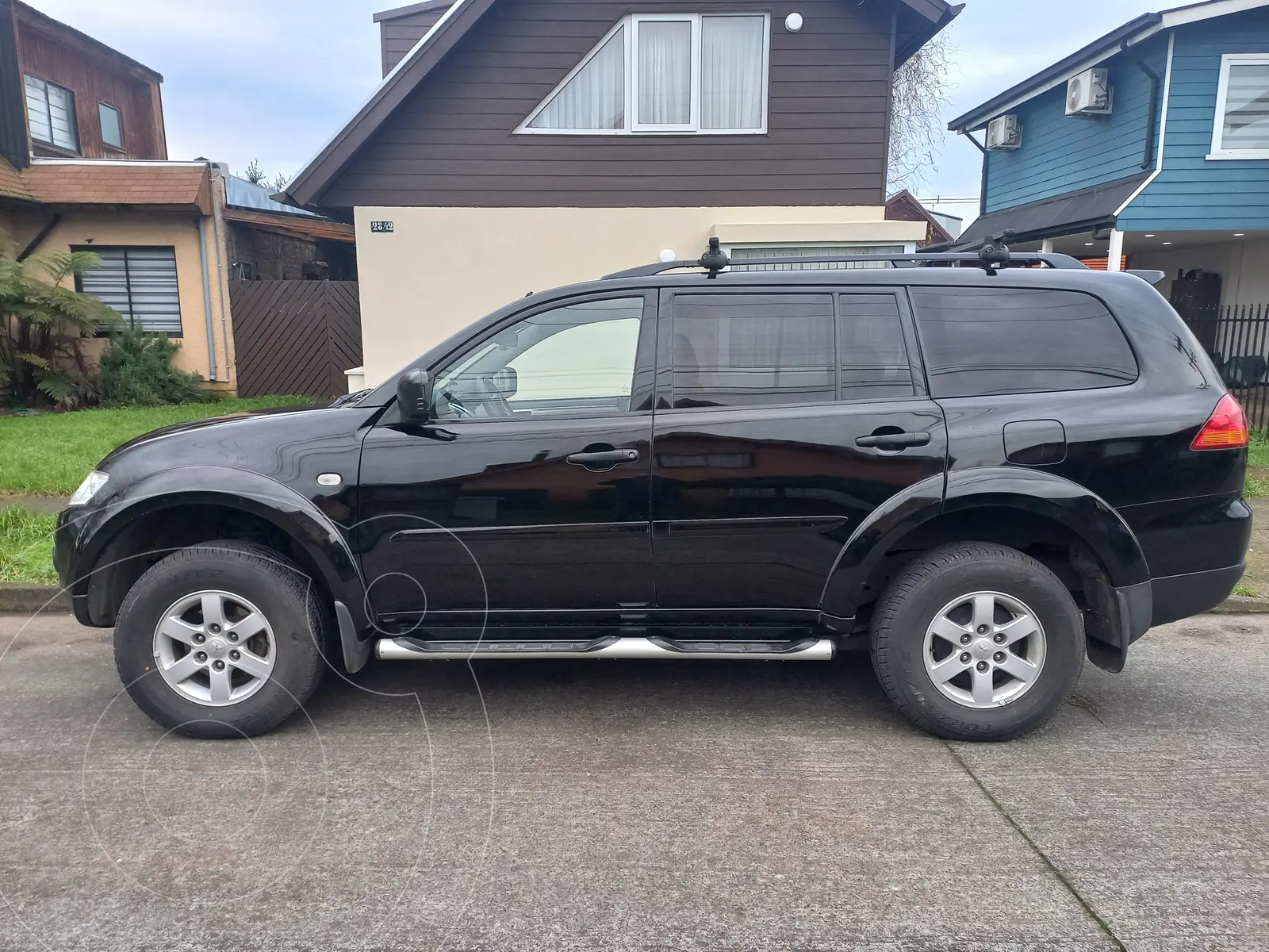 Mitsubishi Montero Sport 2.5 4X2