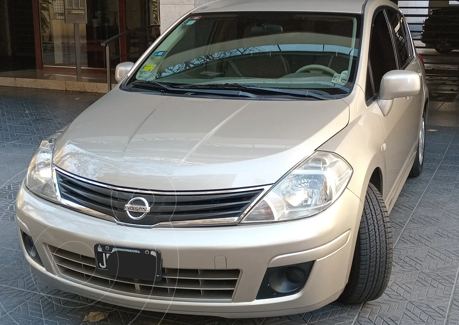 Nissan Tiida Visia