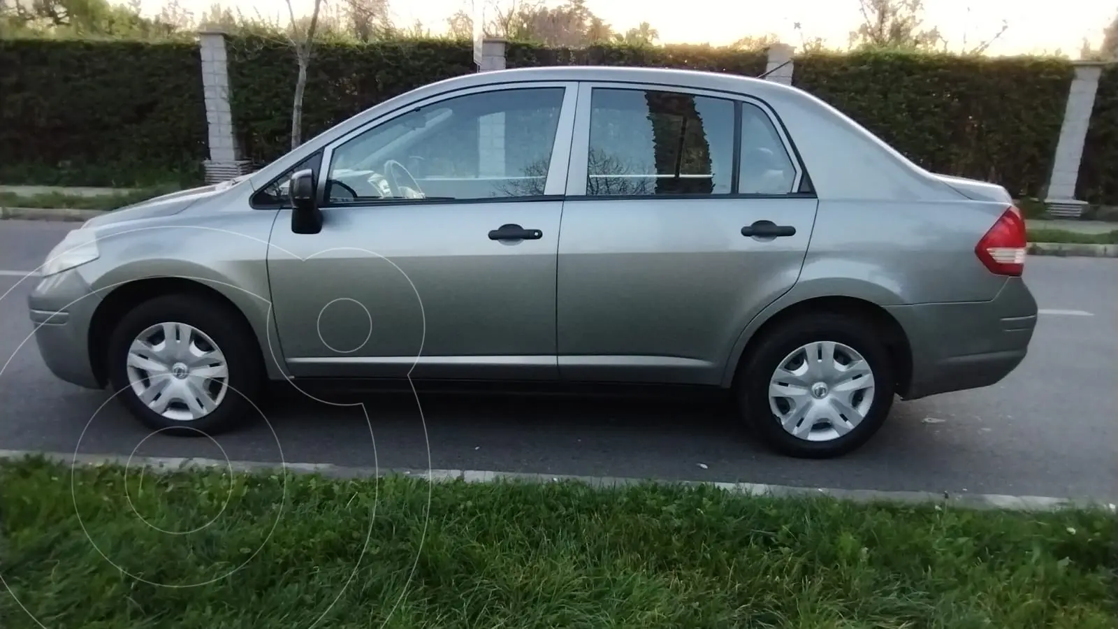 Nissan Tiida Sedán SE 1.6