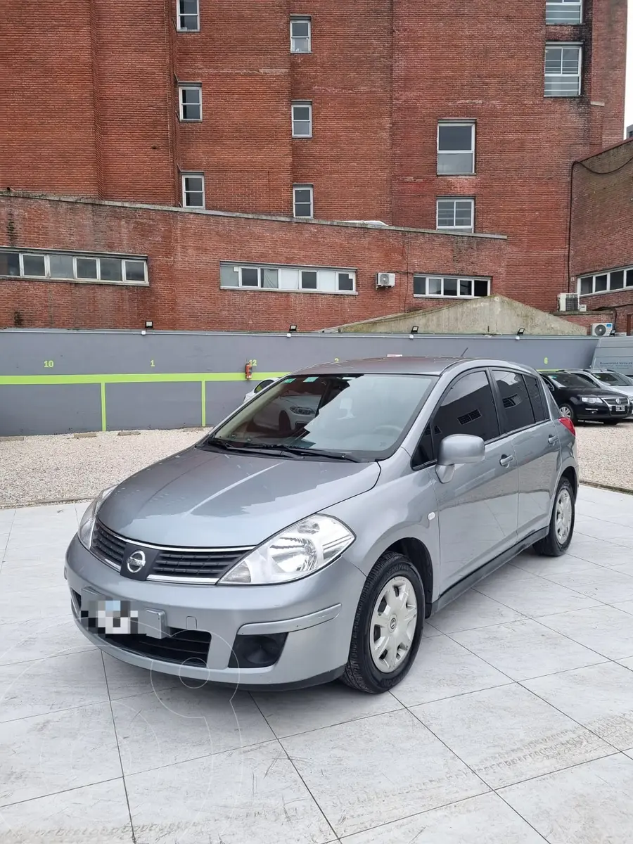 Nissan Tiida Visia