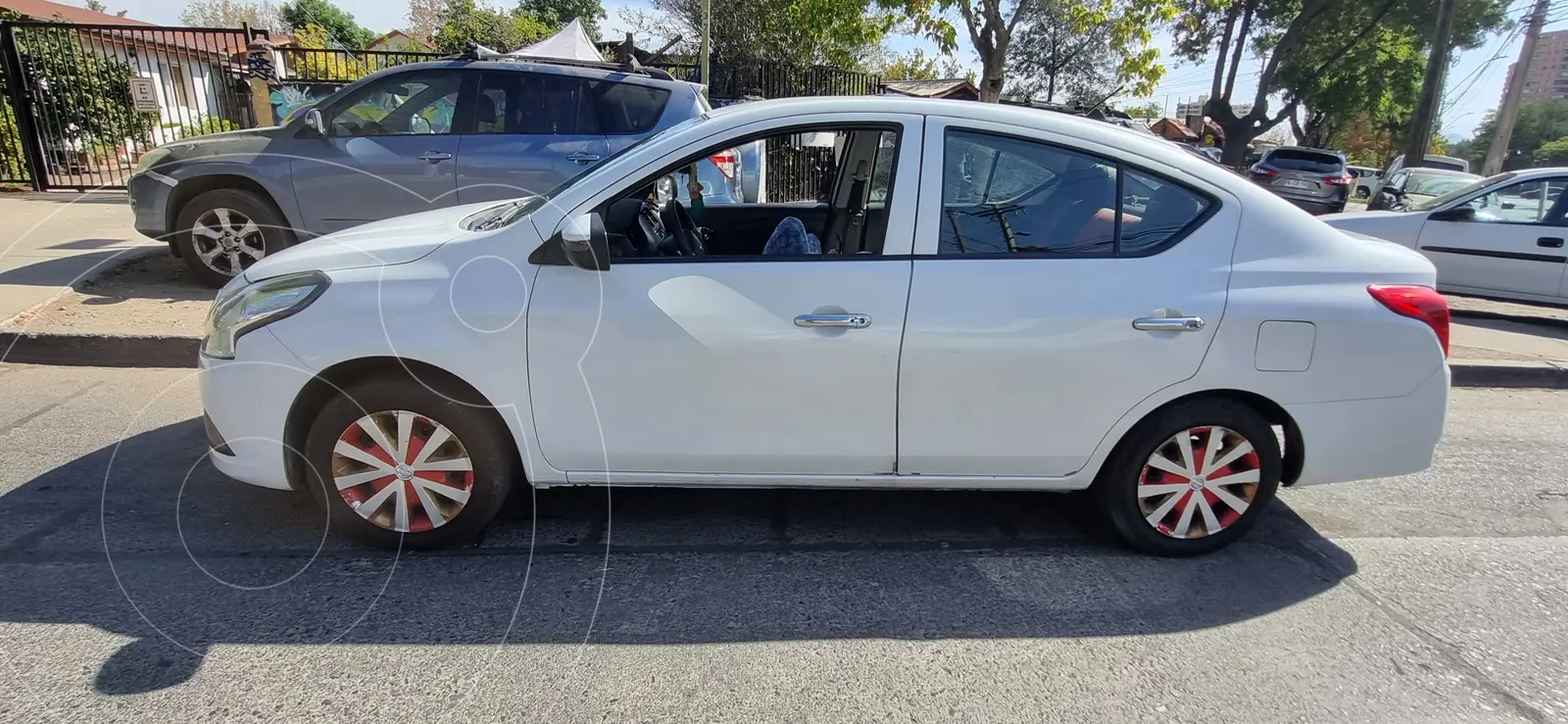 Nissan Versa 1.6L Sense c/Llantas