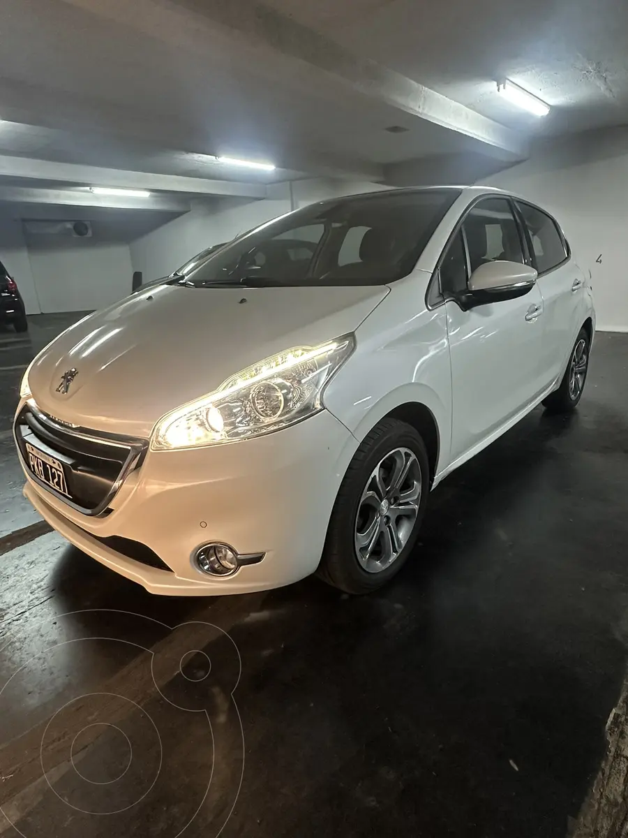Peugeot 208 Feline