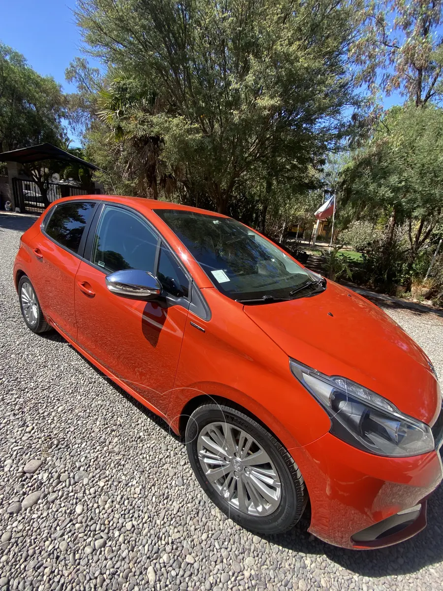 Peugeot 208 1.2L 5P Signature PureTech 82HP
