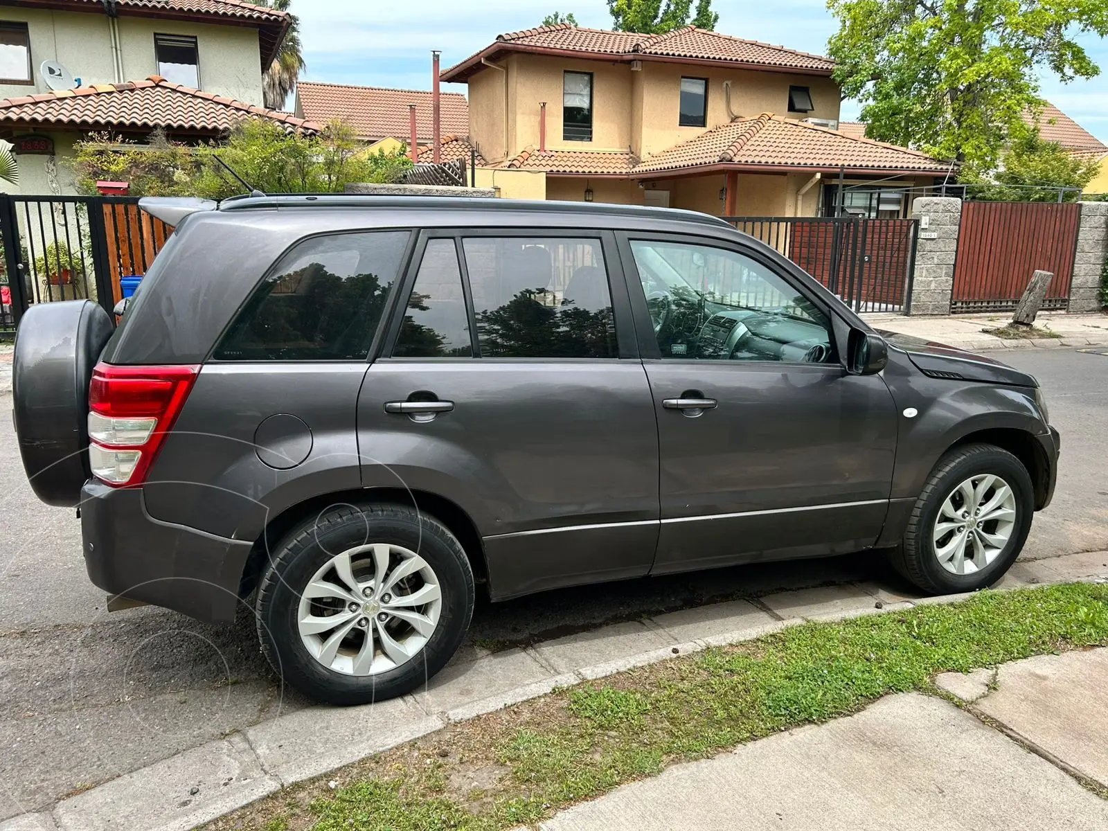 Suzuki Grand Nómade 2.4L GLX Sport