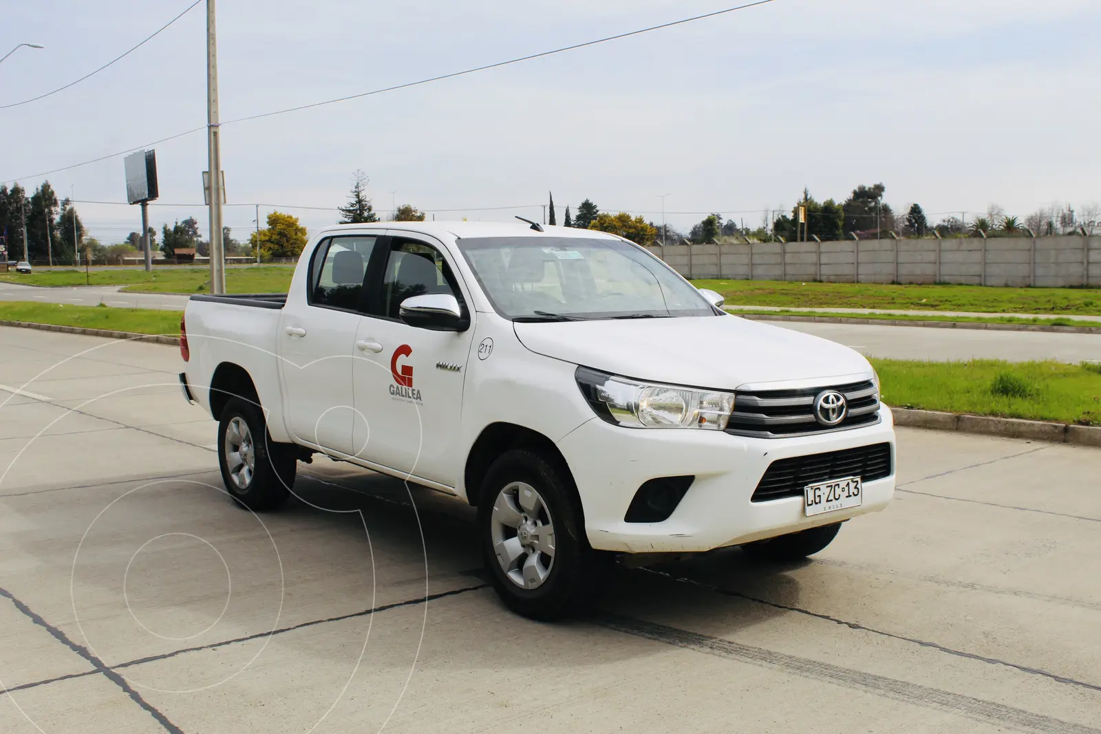 Toyota Hilux 2.4L SR CD 4x2