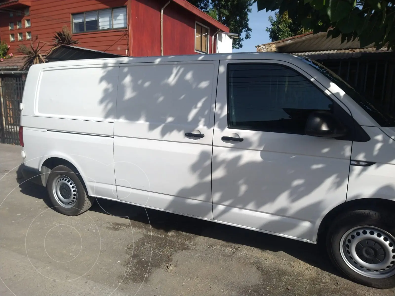 Volkswagen Transporter 2.0L Techo Bajo 6 Pas