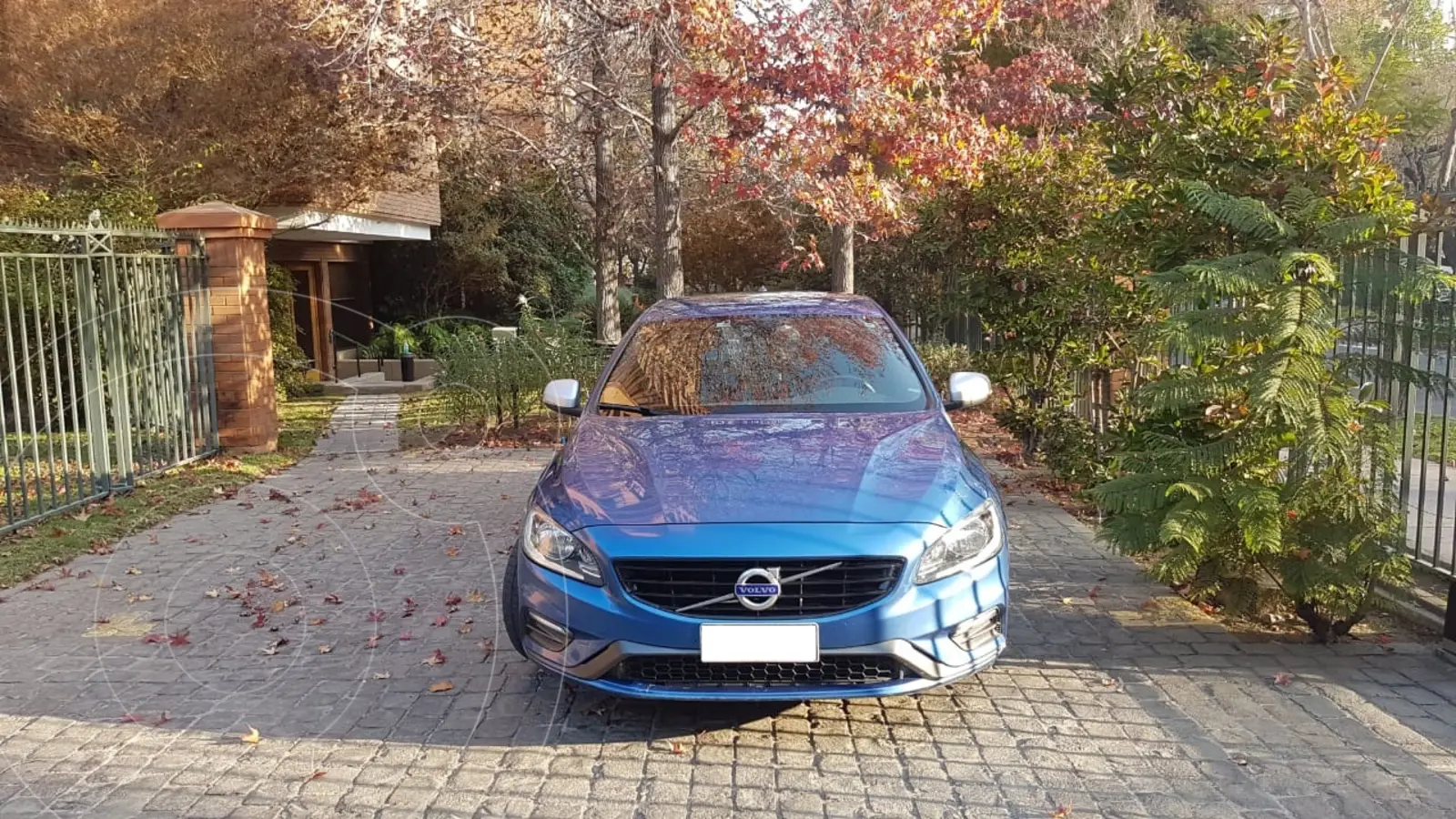 Volvo S60 2.0L T5 R-Design Turbo