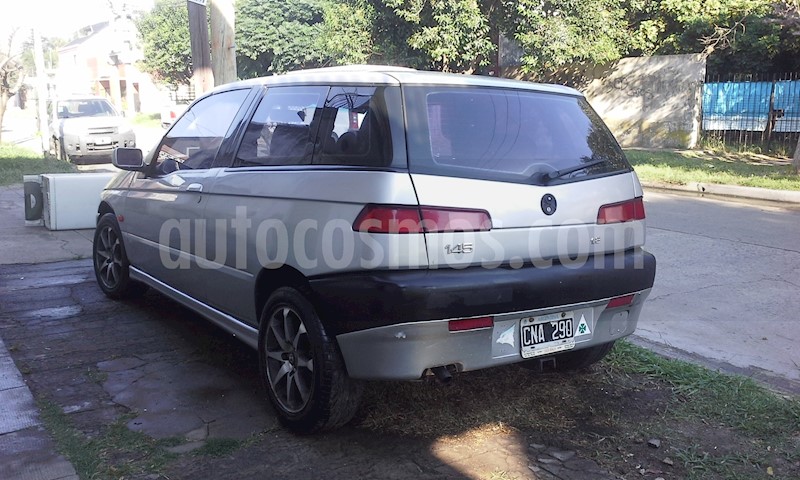foto Alfa Romeo 145 1.8 TS 16v usado