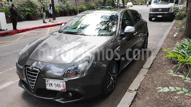 foto Alfa Romeo Giulietta Quadrifoglio Verde Piel usado