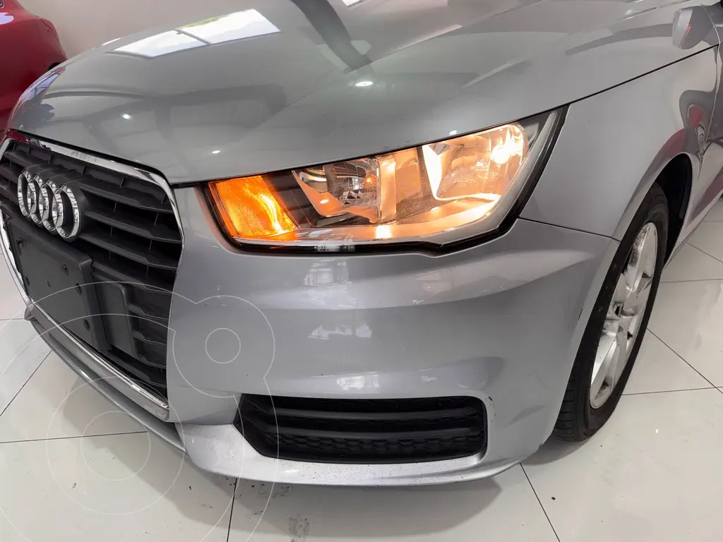 foto Audi A1 Sportback Urban S-Tronic usado (2018) color Plata Metalizado precio $265,000
