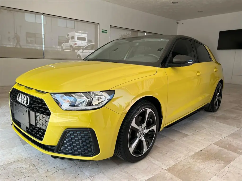 foto Audi A1 Sportback Cool usado (2020) color Amarillo precio $425,000