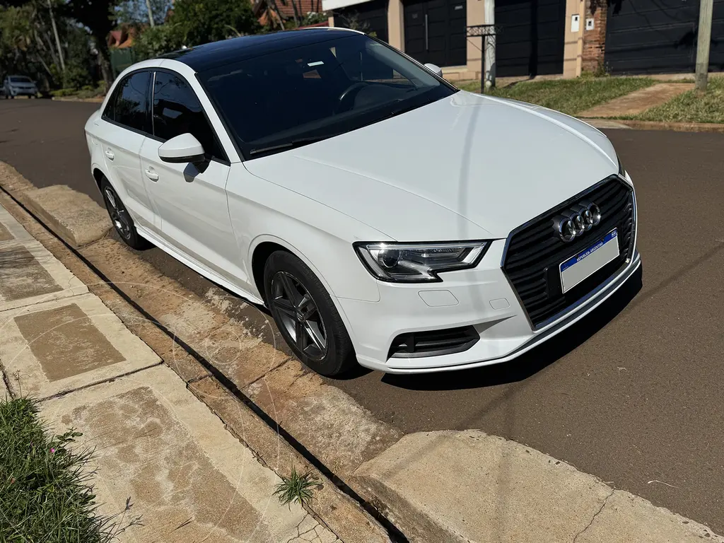 Audi A3 Sedán 1.4 T Fsi S-Tronic 2016/17 (1395 Cc) 2018 - foto 4