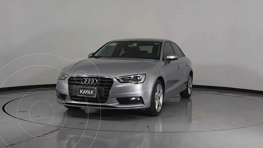 foto Audi A3 Sedán Sedán 1.8L Ambiente Aut usado (2015) color Plata precio $295,999