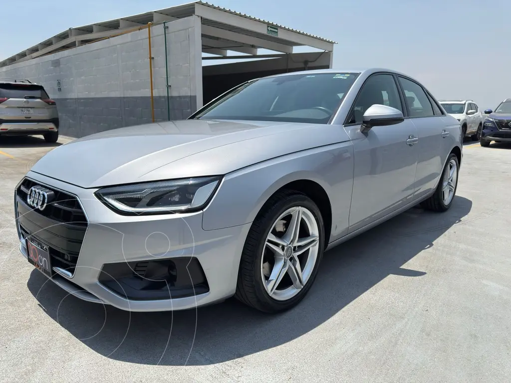 foto Audi A4 40 TFSI Dynamic (190hp) usado (2021) color plateado precio $488,000