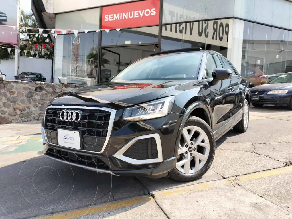 foto Audi Q2 35 TFSI Select usado (2023) color Negro precio $480,000