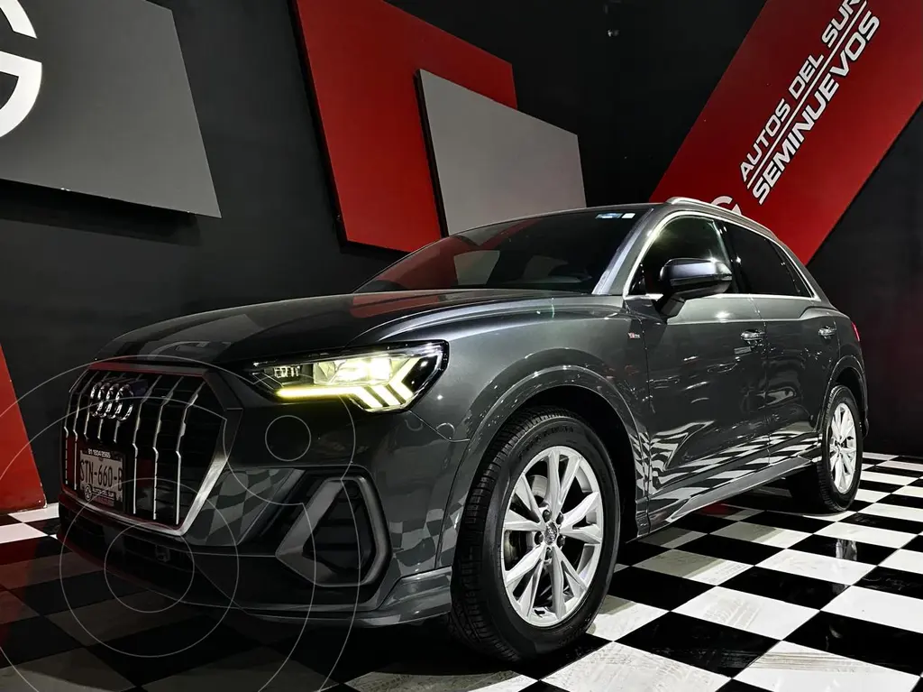 foto Audi Q3 35 TFSI S Line usado (2020) color Gris precio $550,000