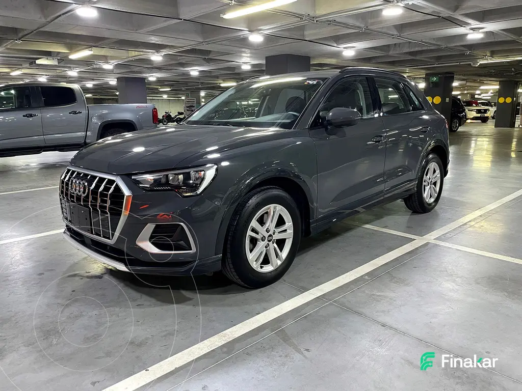 foto Audi Q3 35 TFSI Dynamic usado (2024) color Gris precio $625,000
