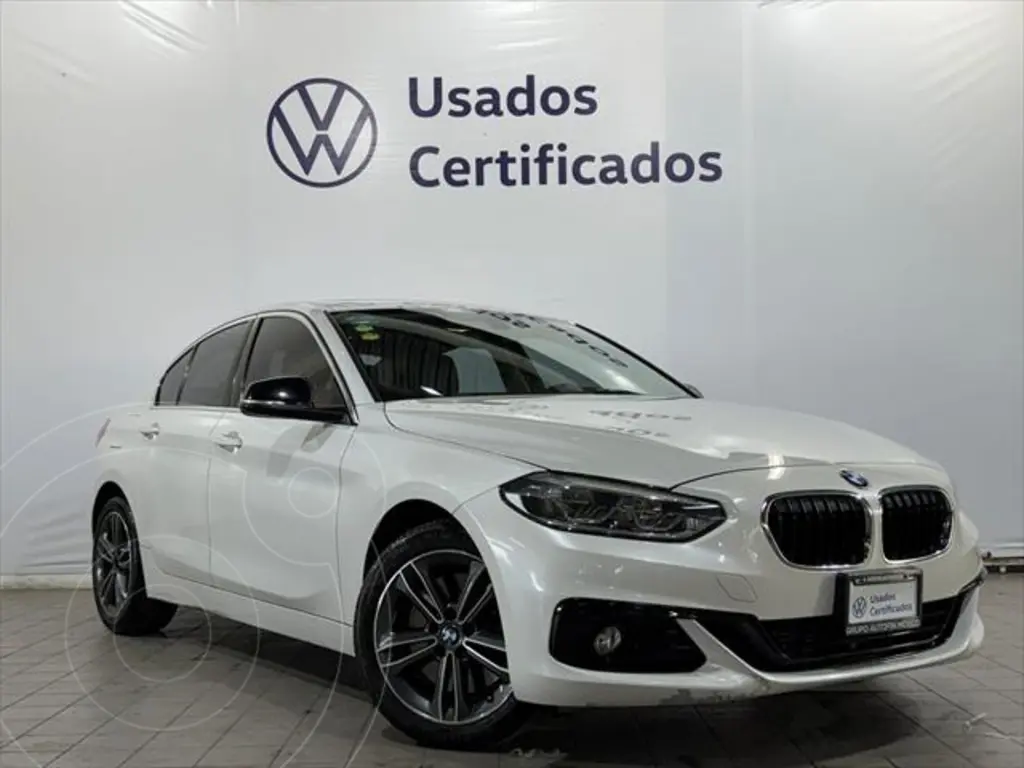 foto BMW Serie 1 Sedán 120iA Sport Line financiado en mensualidades enganche $103,278 mensualidades desde $9,416