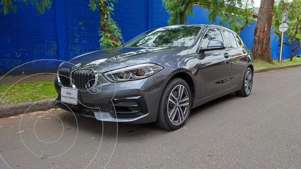 foto BMW Serie 1 118i Sport Line R17 usado (2020) color Plata precio $101.900.000