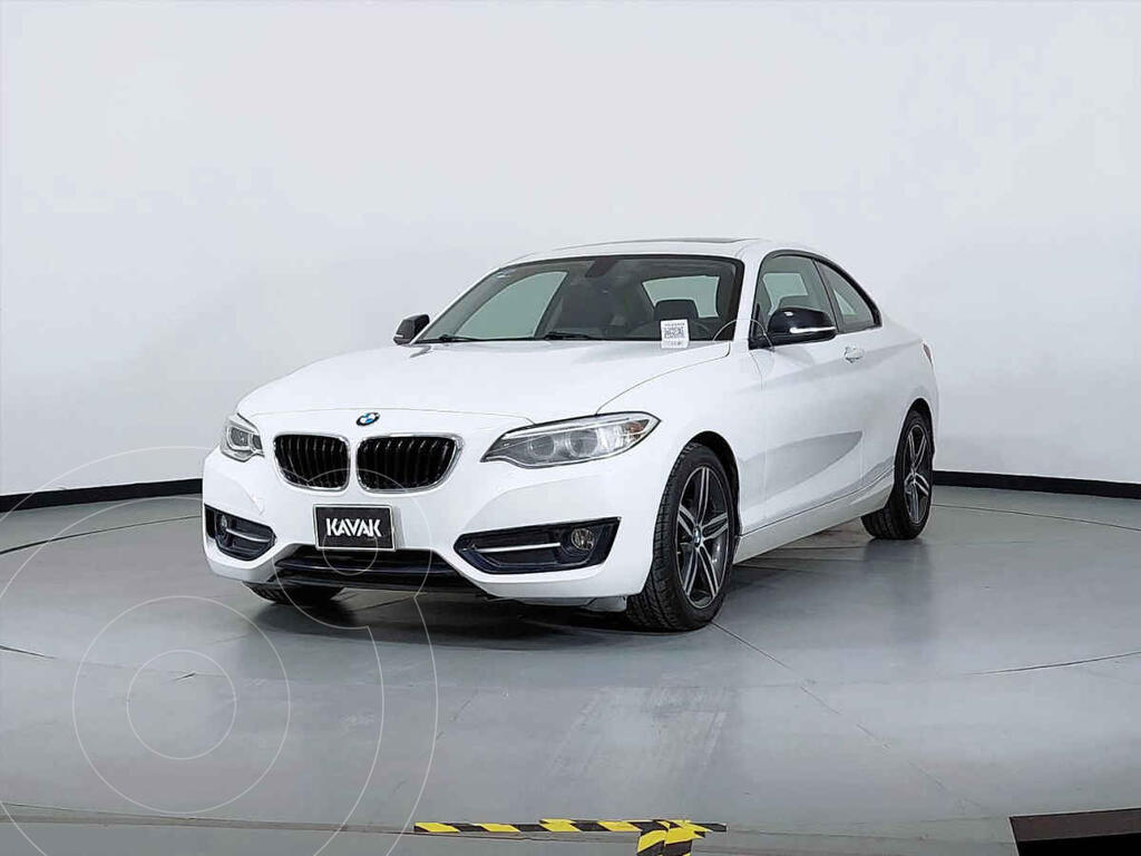foto BMW Serie 2 Coupé 220iA Aut usado (2016) color Blanco precio $353,999