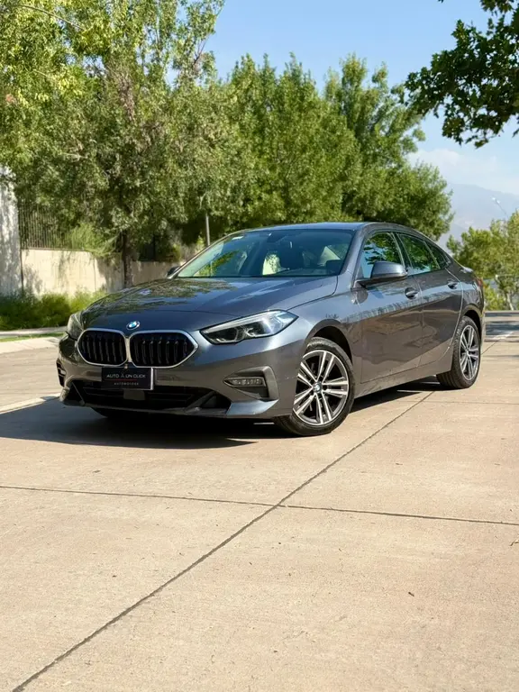 foto BMW Serie 2 Gran Coupe 218i Dynamic usado (2021) color Gris precio $18.490.000