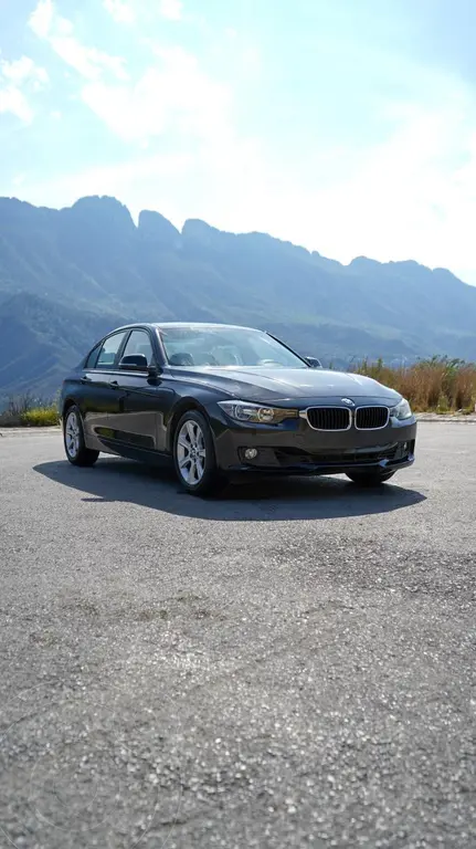 BMW Serie 3 320iA Luxury Line 2015