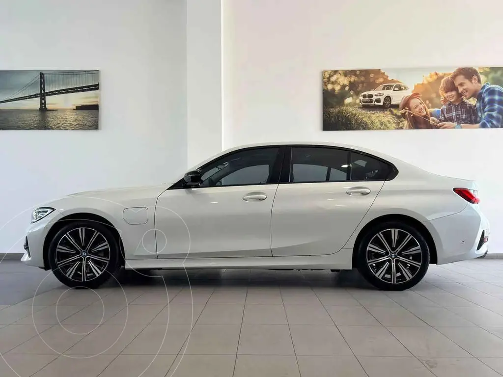 BMW serie-3 330e sport line plus (2020)