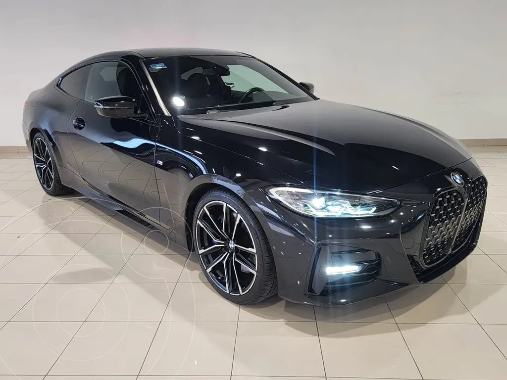 foto BMW Serie 4 Coupé 430i usado (2023) color Negro Zafiro precio $799,000